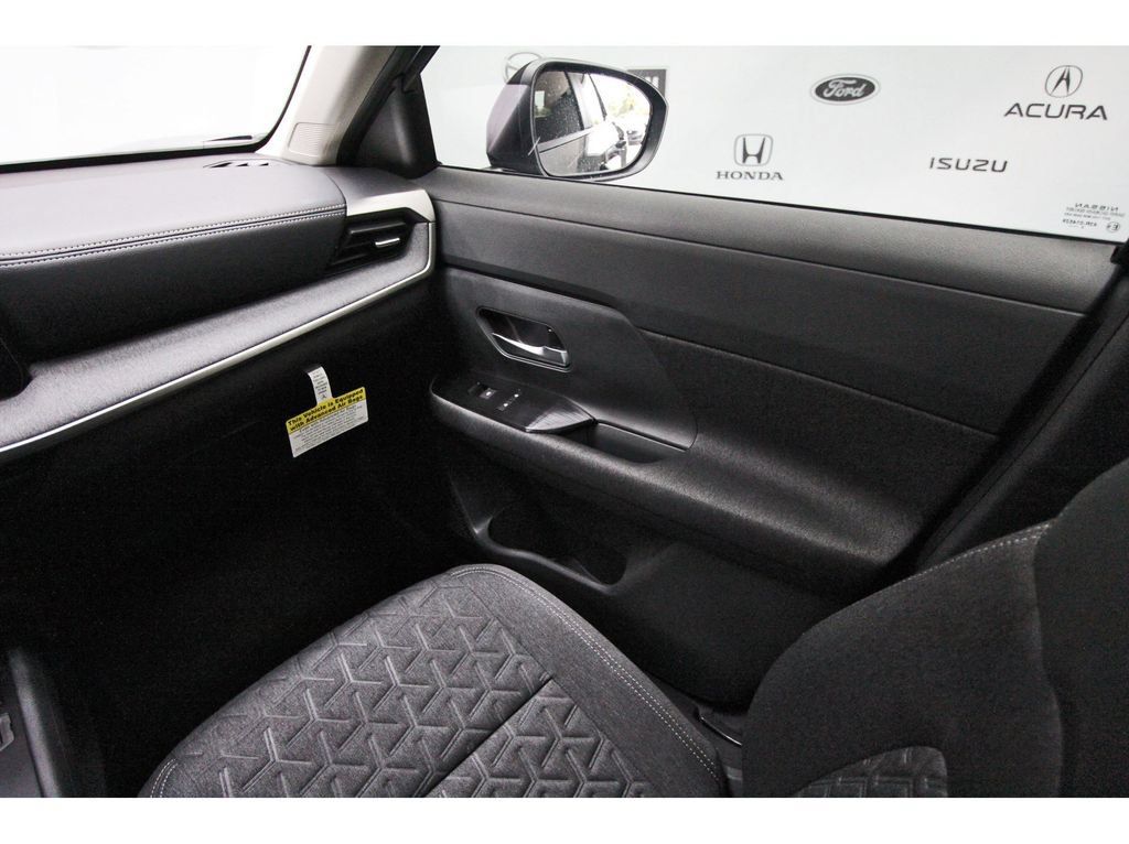 Used 2026 Nissan Kicks SV FWD image 8