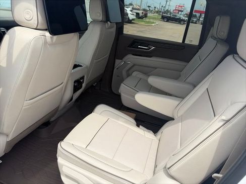 New 2026 GMC Yukon XL Denali w/ Advanced Technology Package AWD/4WD image 11