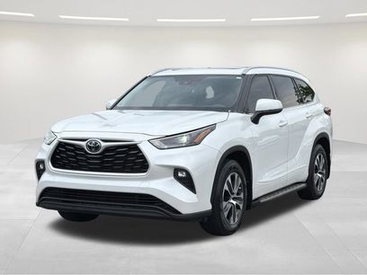 Used 2022 Toyota Highlander XLE