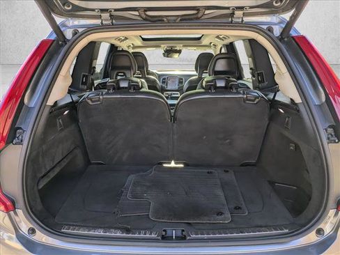 Used 2018 Volvo XC90 T5 Momentum w/ Convenience Package image 6