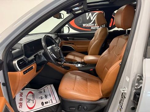 Used 2024 Kia Telluride EX X-Line image 11