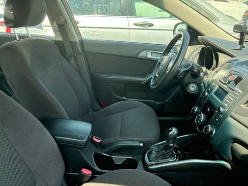 Used 2011 Kia Forte SX FWD image 17
