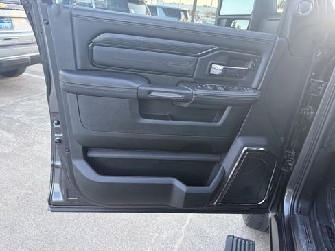 Used 2024 RAM 2500 Limited image 19