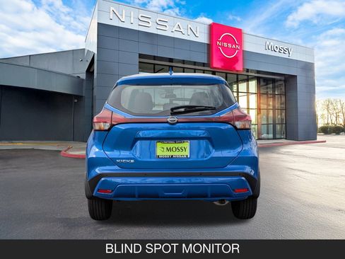 New 2025 Nissan Kicks Play S image 9