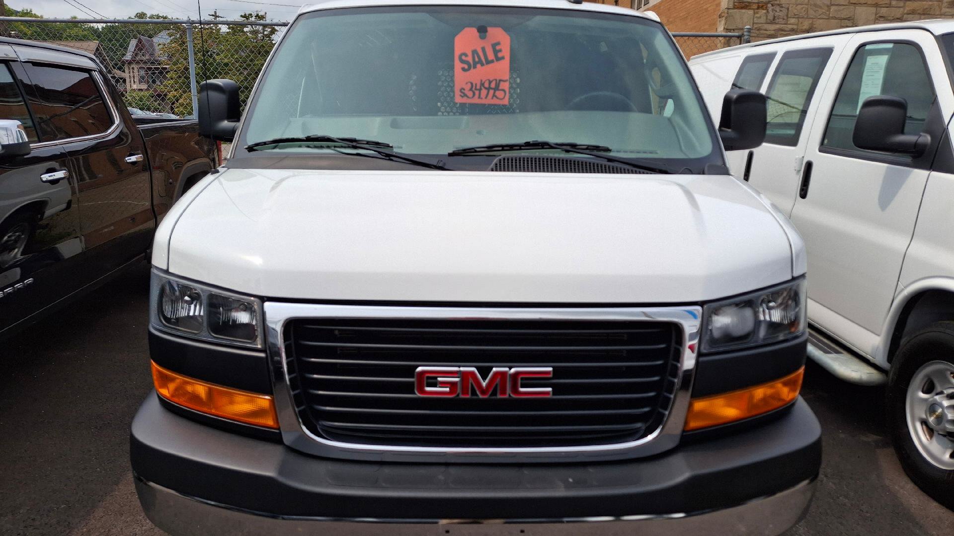 Used 2025 GMC Savana 2500 w/ Driver Convenience Package RWD image 2