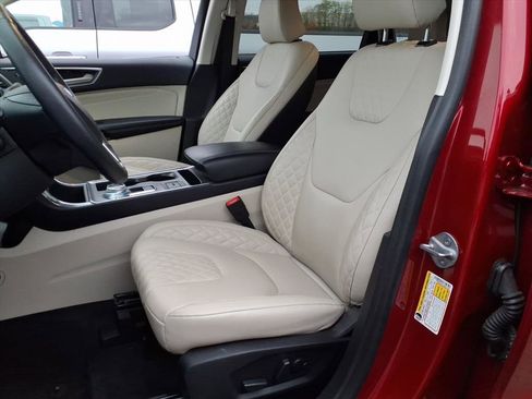 Certified 2024 Ford Edge Titanium image 8