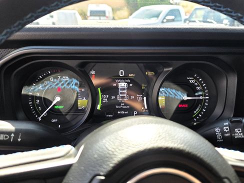 Used 2024 Jeep Wrangler Unlimited Rubicon 4xe image 16