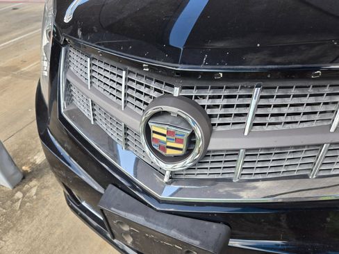Used 2010 Cadillac SRX Luxury FWD image 4