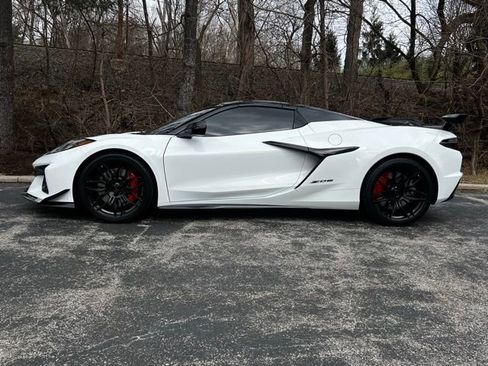 Used 2025 Chevrolet Corvette Z06 w/ Battery Protection Package image 2