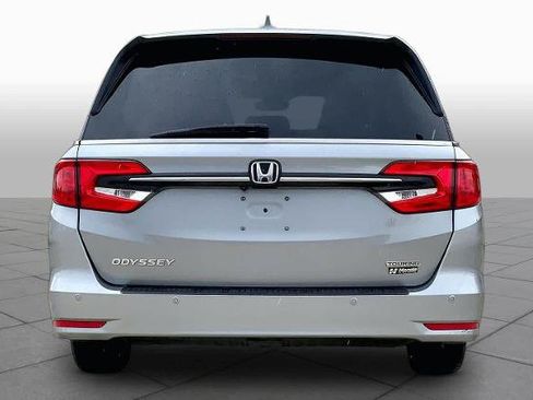 Used 2023 Honda Odyssey Touring image 5