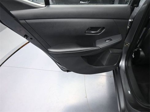 Used 2024 Nissan Sentra SV image 38