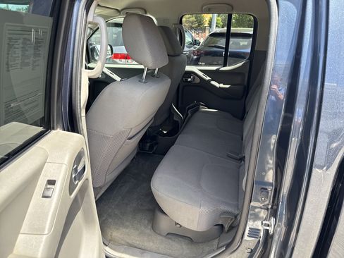 Used 2017 Nissan Frontier SV AWD/4WD image 18