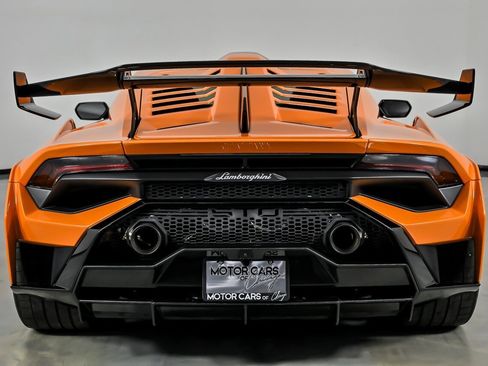 Used 2022 Lamborghini Huracan STO RWD image 13