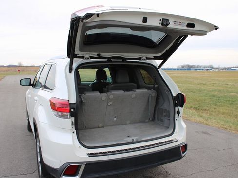 Used 2019 Toyota Highlander Limited image 34