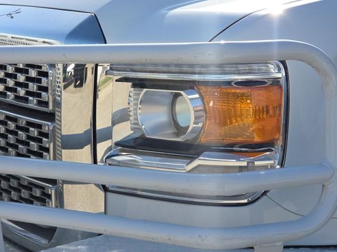 Used 2019 GMC Sierra 3500 Denali w/ Duramax Plus Package image 4