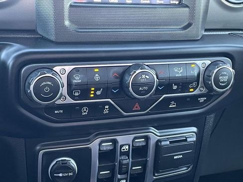Used 2023 Jeep Gladiator Sport AWD/4WD image 26