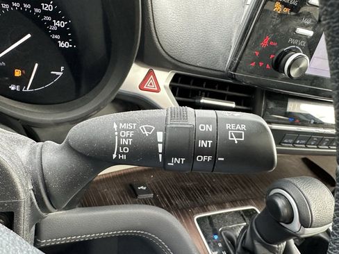 Used 2021 Toyota Sienna XLE image 25