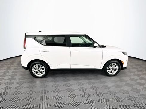 Used 2025 Kia Soul LX w/ LX Technology Package FWD image 14