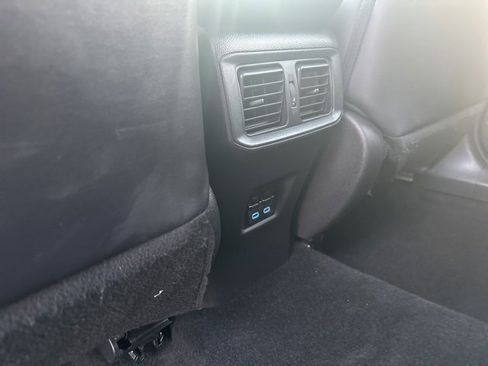 Used 2022 Toyota RAV4 XLE Premium image 22