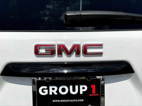 Used 2022 GMC Terrain SLT w/ Elevation Edition image 30