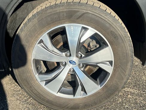 Used 2021 Subaru Ascent Premium w/ Convenience Package image 10