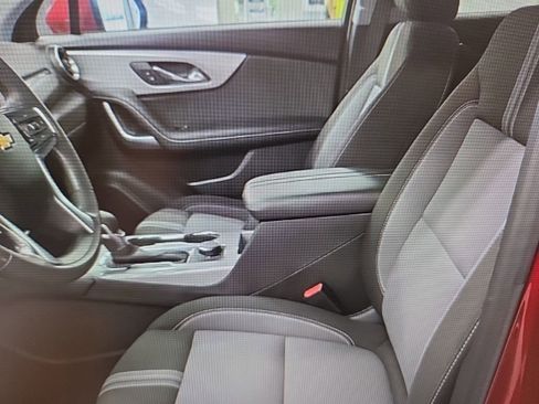 Used 2025 Chevrolet Blazer LT image 6