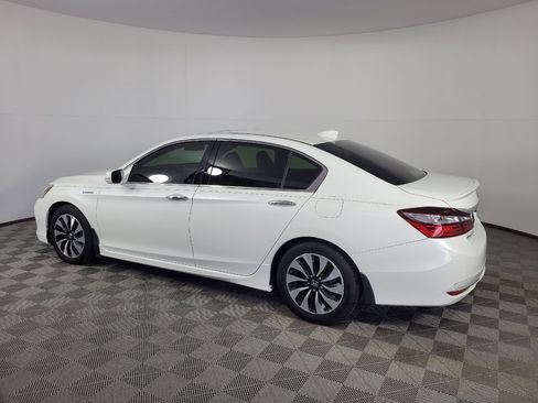 Used 2017 Honda Accord Touring image 3