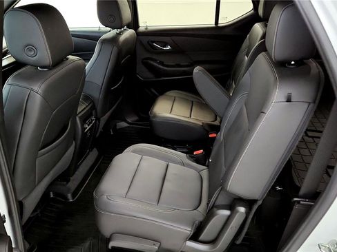 Used 2023 Chevrolet Traverse LT image 23