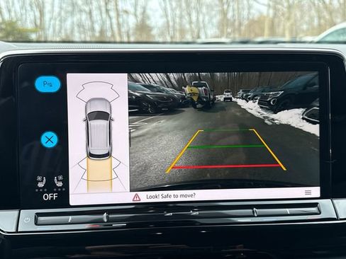 Certified 2025 Volkswagen Atlas Cross Sport SE w/ Panoramic Sunroof Package image 19