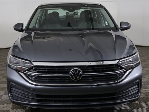 Certified 2023 Volkswagen Jetta SE w/ Panoramic Sunroof Package image 10