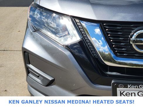 Used 2019 Nissan Rogue SV image 9