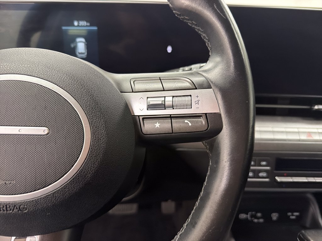 Used 2025 Hyundai Kona SEL FWD image 21