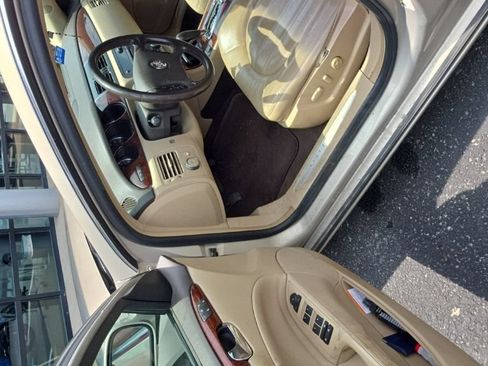 Used 2007 Buick Lucerne CXL w/ Luxury Package FWD image 9