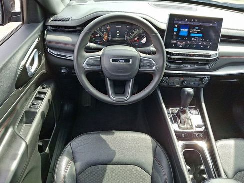 Used 2024 Jeep Compass Trailhawk image 12