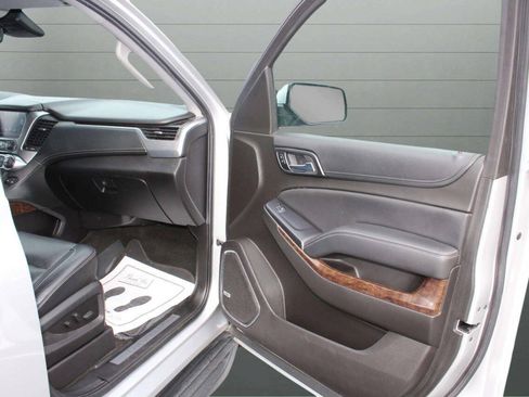 Used 2017 Chevrolet Suburban LT AWD/4WD image 21