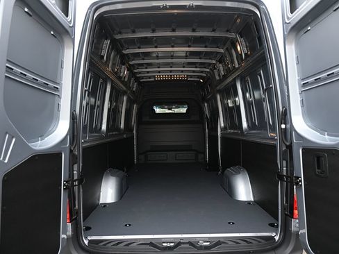 Used 2026 Mercedes-Benz Sprinter 2500 image 28