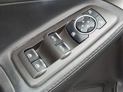Used 2015 Ford Explorer XLT w/ Equipment Group 202A AWD/4WD image 26
