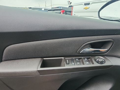 Used 2015 Chevrolet Cruze LT FWD image 14