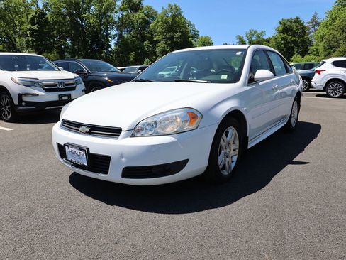 Used 2010 Chevrolet Impala LT w/ Luxury Edition Package FWD image 3