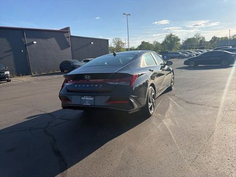 Used 2025 Hyundai Elantra SEL FWD image 8