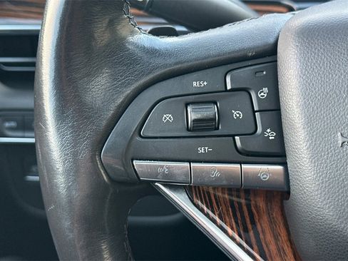 Used 2022 Cadillac Escalade Premium Luxury image 29