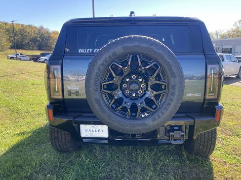 New 2026 GMC Hummer EV SUV w/ LPO, Dark Essentials Package image 5