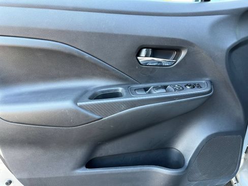 Used 2025 Nissan Versa SV FWD image 18