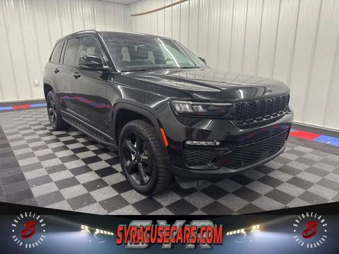 Used 2024 Jeep Grand Cherokee Limited w/ Luxury Tech Group II AWD/4WD image 1