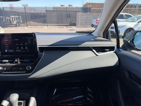 Used 2025 Toyota Corolla LE image 33