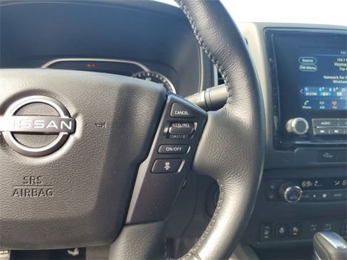 Used 2024 Nissan Frontier SV w/ SV Convenience Package image 17