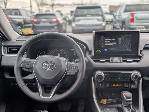 Used 2023 Toyota RAV4 XLE Premium image 18