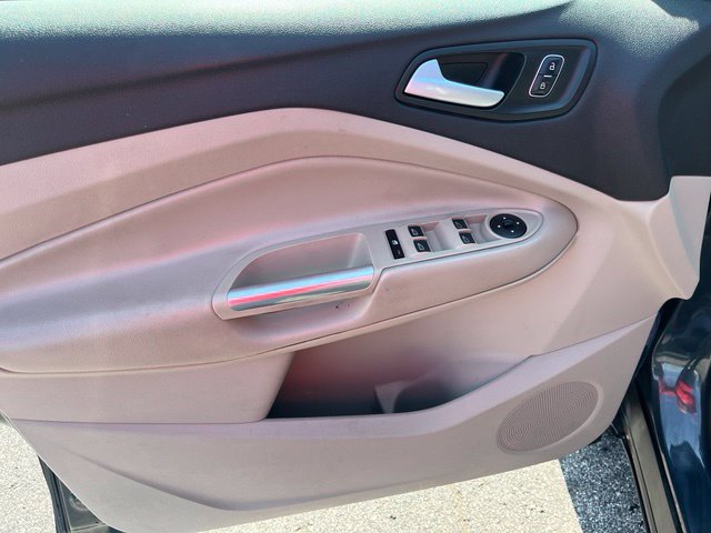 Used 2019 Ford Escape SE FWD image 41