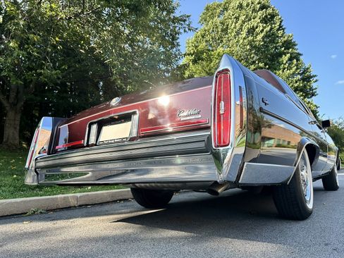 Used 1987 Cadillac Brougham RWD image 91