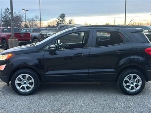Used 2021 Ford EcoSport SE image 3